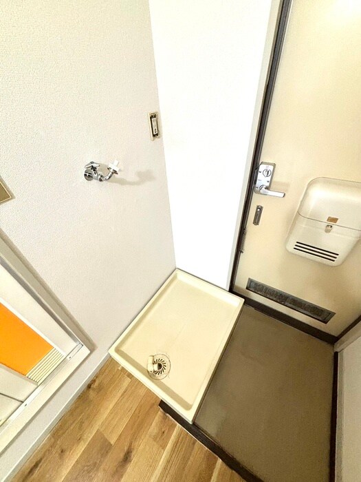 物件内観写真14　(洗濯機置場)