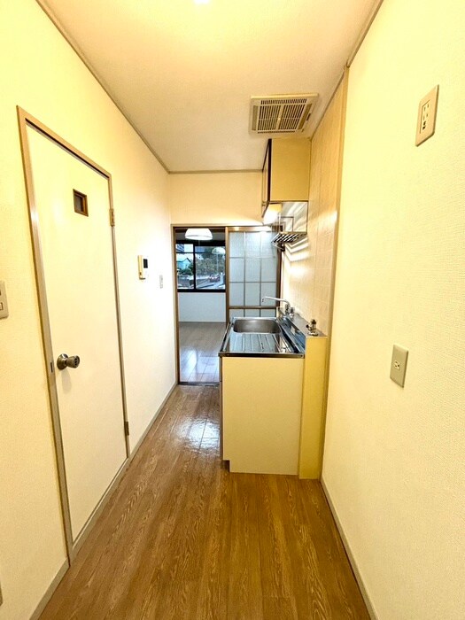 メゾンドエメラルドの廊下