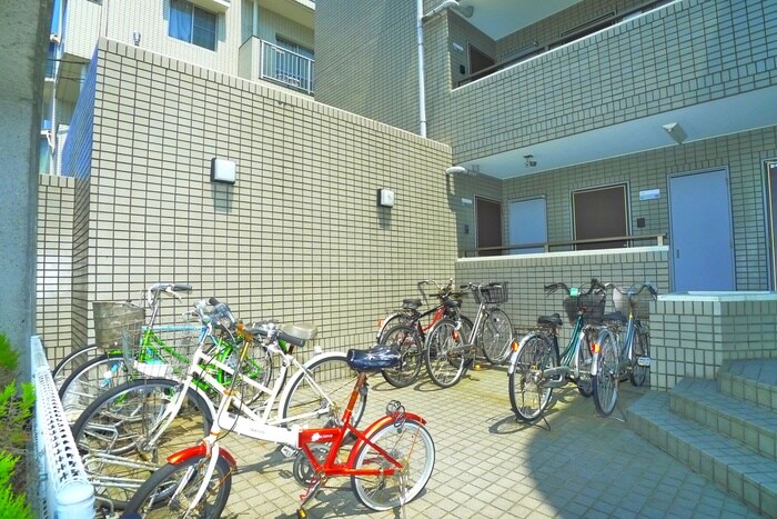 物件外観写真3　(駐輪場)