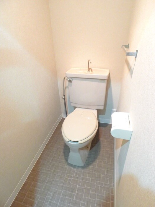 物件内観写真13　(トイレ)