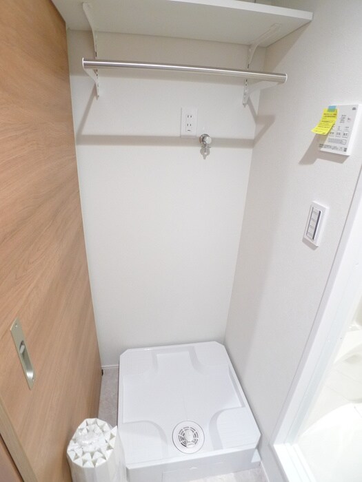 物件内観写真9　(洗濯機置場)