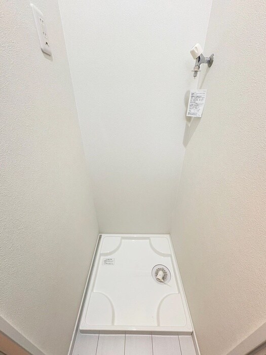 物件内観写真12　(洗濯機置場)