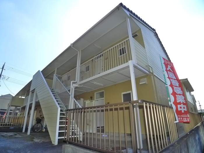 物件外観写真5　(エントランス部分)