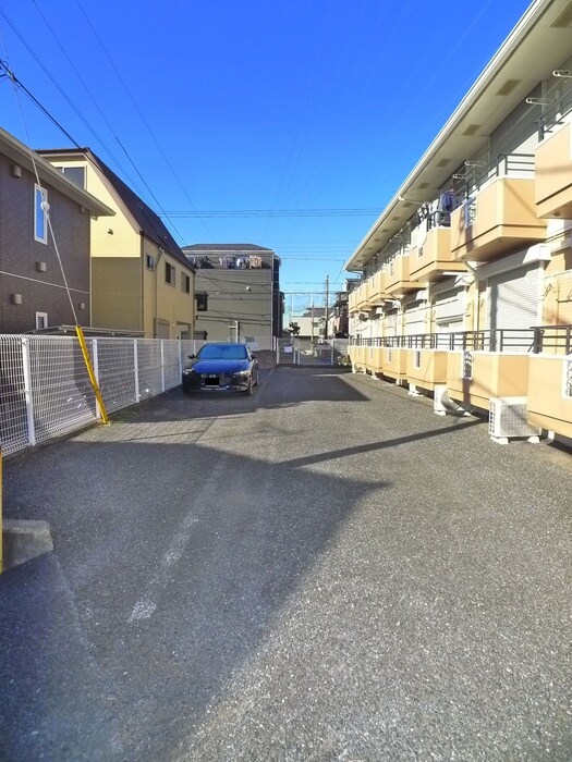 物件外観写真6　(駐車場)