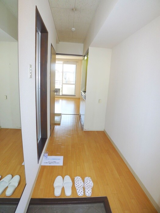 物件内観写真16　(廊下)