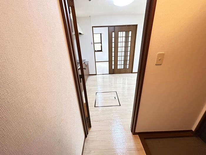 物件内観写真18　(廊下)