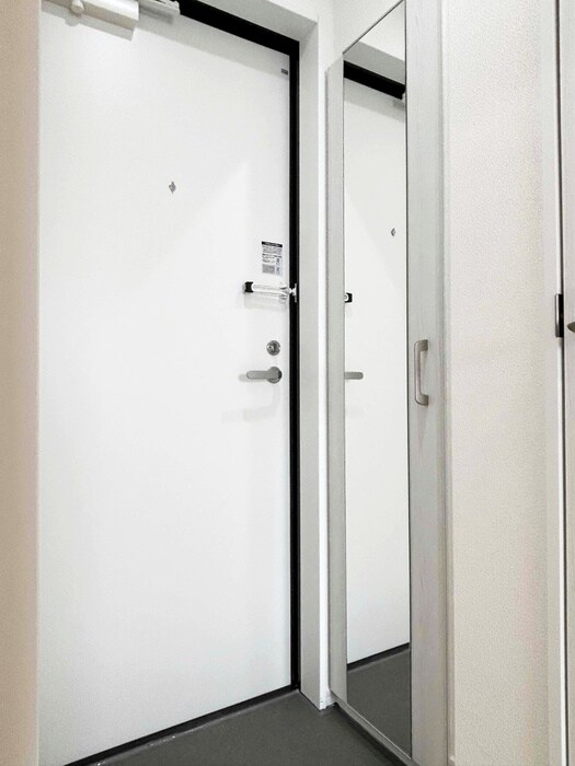 物件内観写真16　(玄関)