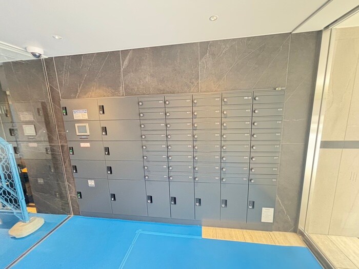 物件外観写真4　(エントランス部分)