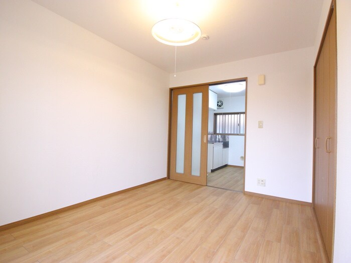 物件内観写真9　(居室)