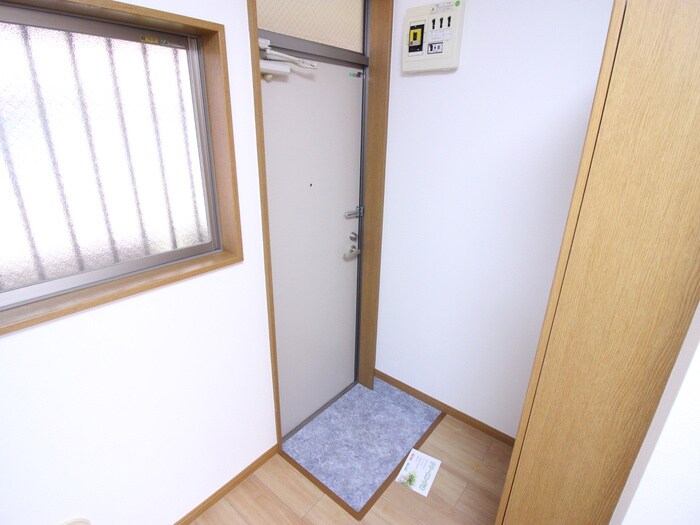 物件内観写真14　(玄関)