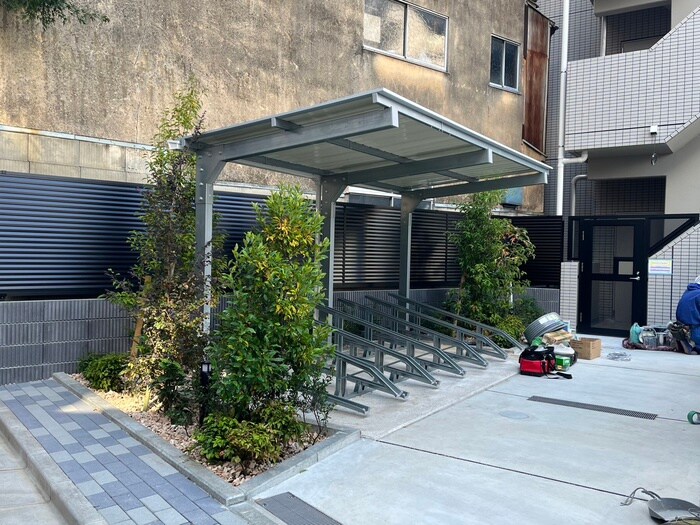 物件外観写真4　(建築中)