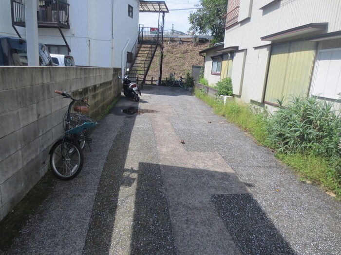 物件外観写真6　(駐車場)