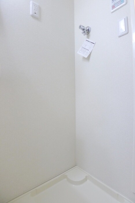 物件内観写真18　(洗濯機置場)