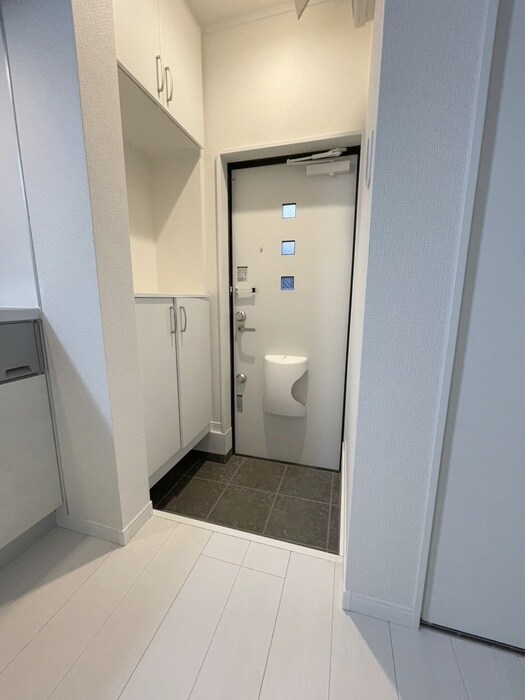 物件内観写真17　(玄関)