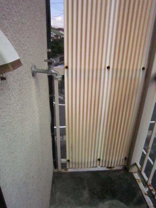 物件内観写真8　(洗濯機置場)