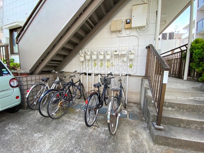物件外観写真3　(駐輪場)