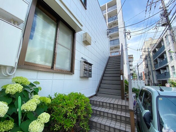 物件外観写真4　(エントランス部分)