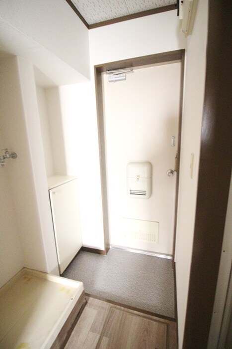 物件内観写真17　(玄関)