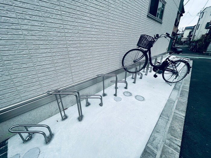 物件外観写真3　(駐輪場)