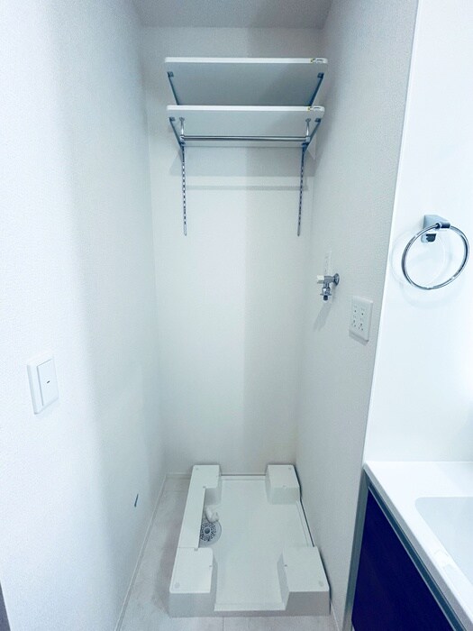 物件内観写真16　(洗濯機置場)