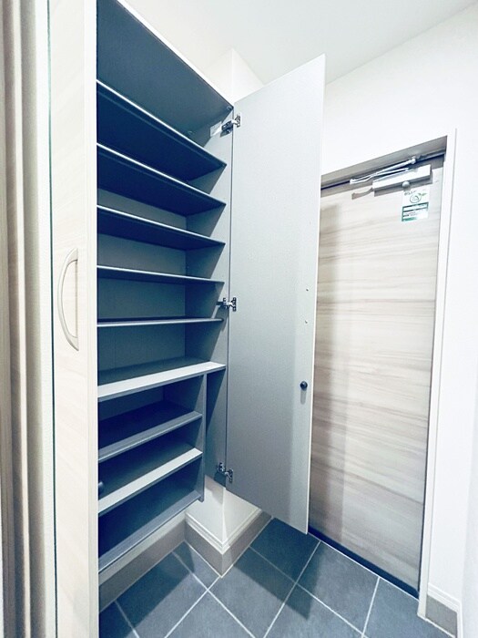 物件内観写真18　(靴箱)