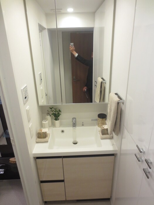 物件内観写真8　(洗面)