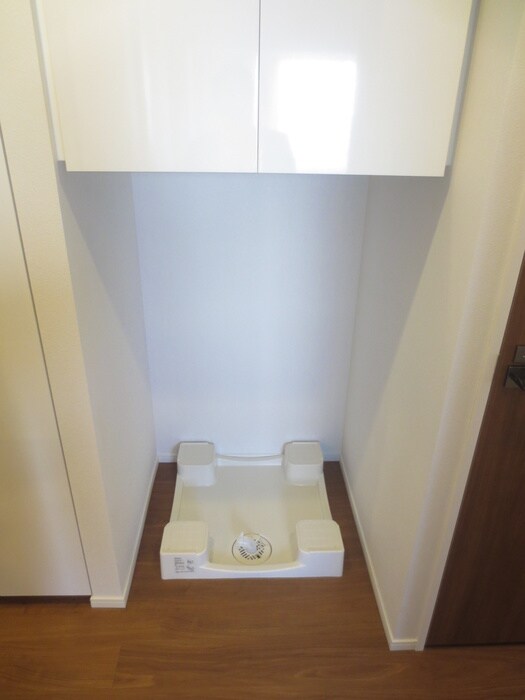 物件内観写真9　(洗濯機置場)