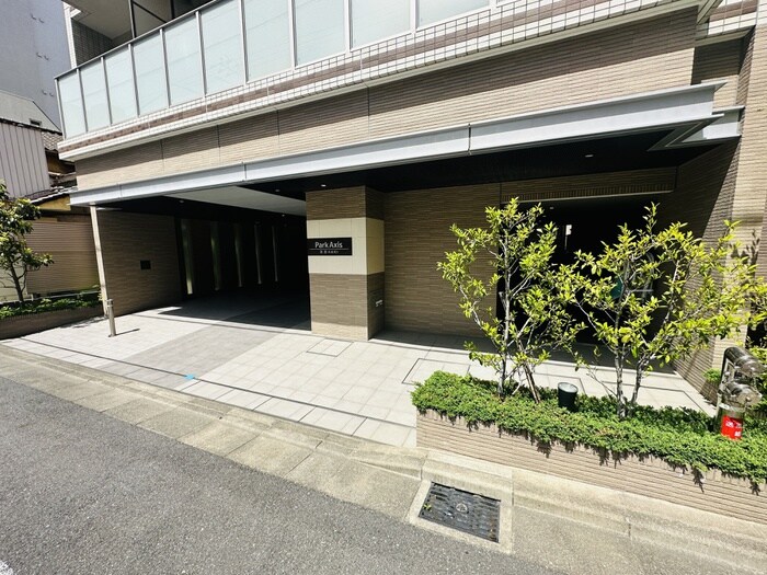 物件外観写真3　(エントランス部分)