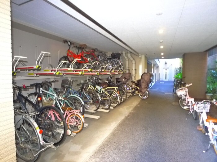 物件外観写真5　(駐輪場)