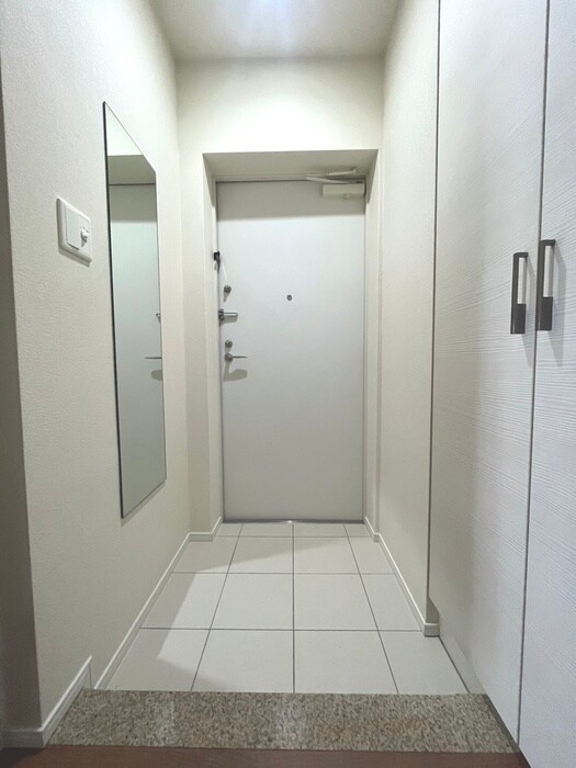 物件内観写真14　(玄関)