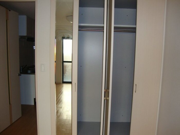 物件内観写真12　(収納)