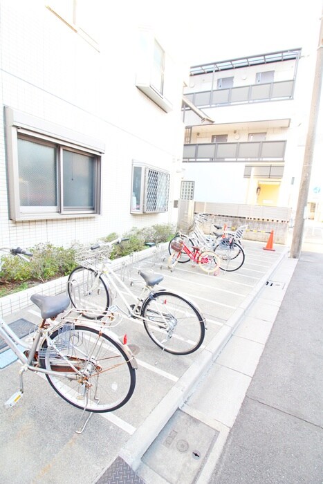 物件外観写真3　(駐輪場)