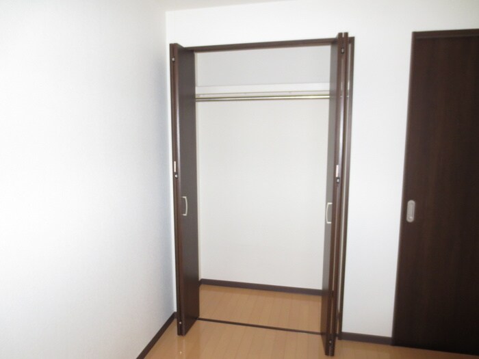 物件内観写真10　(収納)