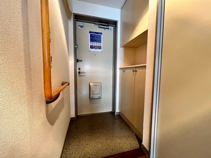 物件内観写真17　(玄関)