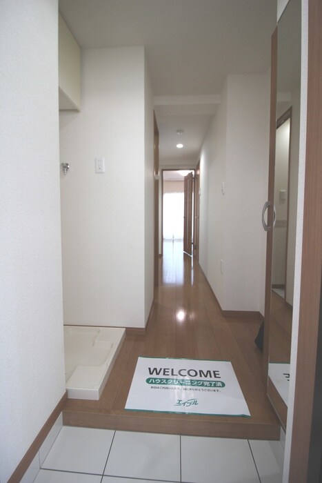 物件内観写真7　(玄関)