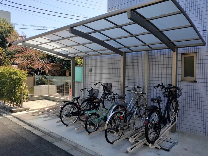 物件外観写真4　(駐輪場)