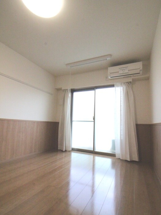 物件内観写真10　(居室)