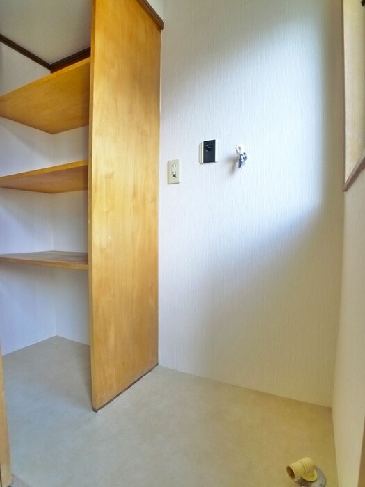 物件内観写真17　(洗濯機置場)