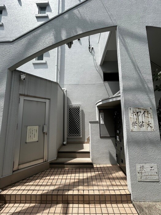 物件外観写真4　(エントランス部分)