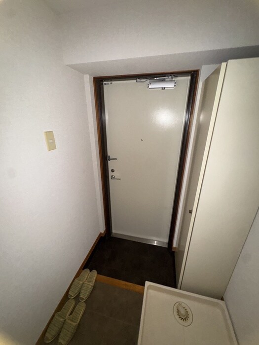 物件内観写真6　(玄関)