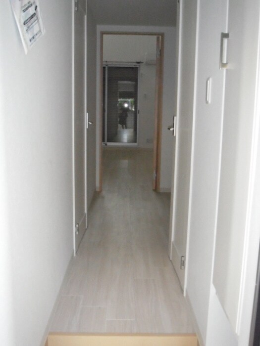 物件内観写真16　(玄関)