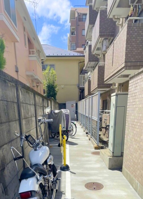 物件外観写真5　(駐輪場)