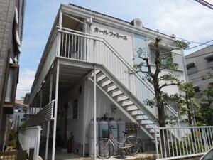 カールファミーユ外観写真