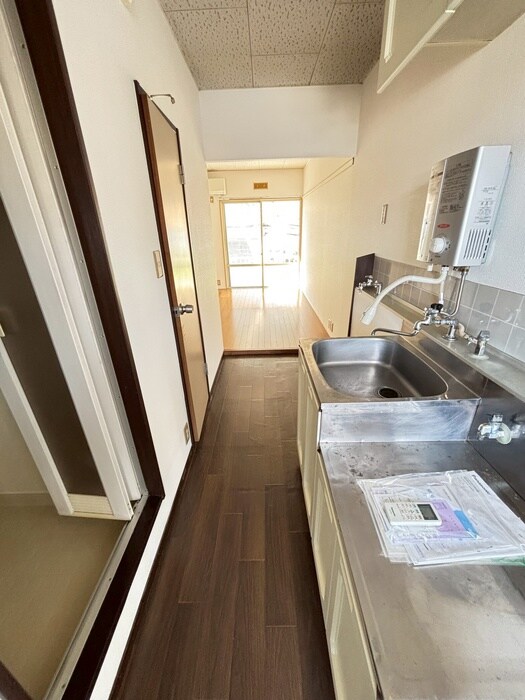 物件内観写真19　(廊下)