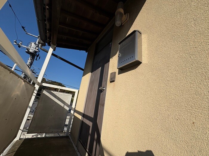 物件外観写真3　(エントランス部分)