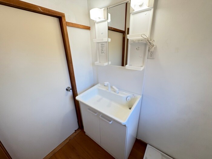 物件内観写真11　(洗面)