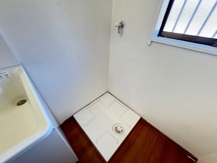 物件内観写真14　(洗濯機置場)