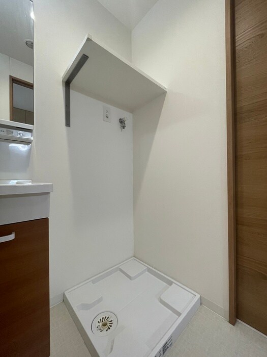 物件内観写真11　(洗濯機置場)