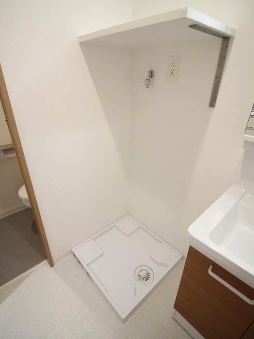 物件内観写真13　(洗濯機置場)