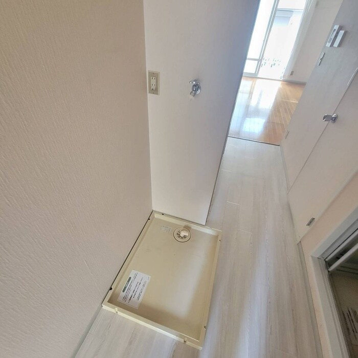 物件内観写真18　(洗濯機置場)